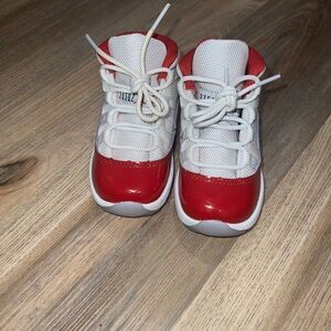 Jordan 11 retro Cherry